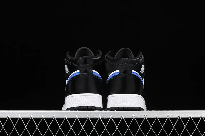 All Categories Air Jordan Jordan Series Basketball Shoes Air Jordan 1 Mid Special Price G Version Pure Original Air Jordan 1 Mid GS AJ1 Joe 1 Blue Panda China Basketball Shoes 554725-084